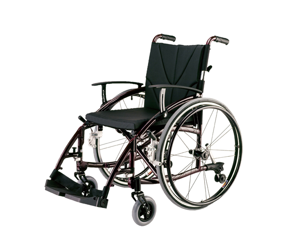 Streamlined wheelchair
